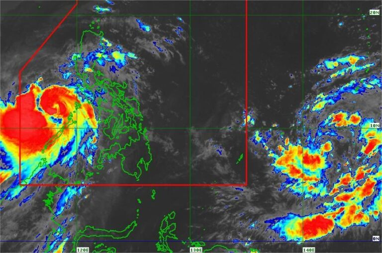 25 Lugar sa Luzon at Visayas Binalaan sa Malakas na Ulan Dahil sa Fung-Wong
