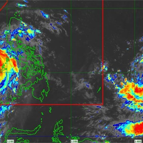 25 Lugar sa Luzon at Visayas Binalaan sa Malakas na Ulan Dahil sa Fung-Wong